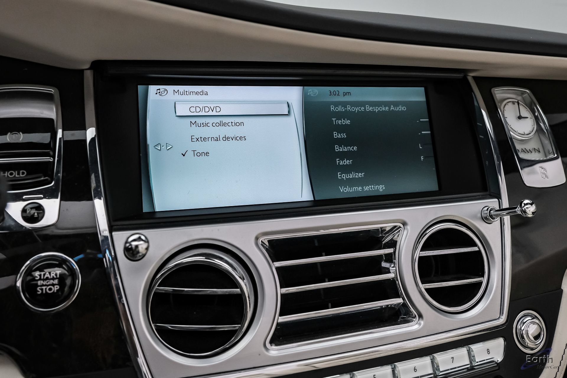Used 2017 Rolls-Royce Dawn RWD image 90
