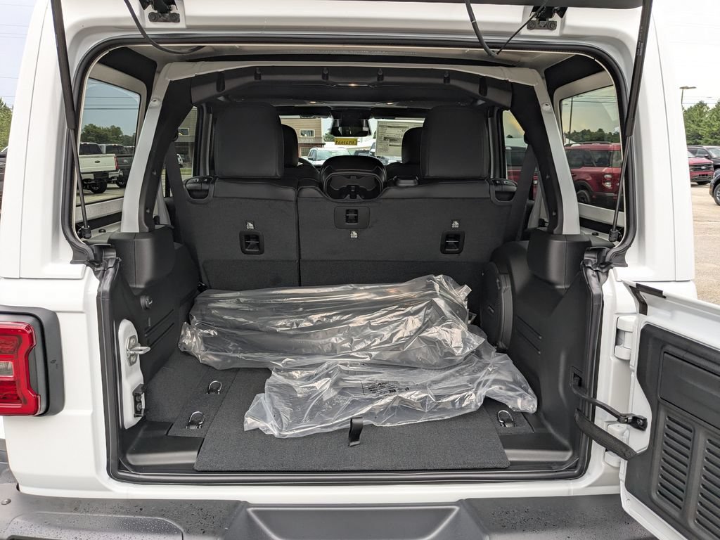New 2027 Jeep Wrangler Unlimited Rubicon AWD/4WD image 11