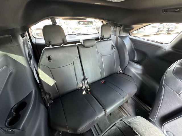 New 2026 Toyota Sienna Platinum image 22