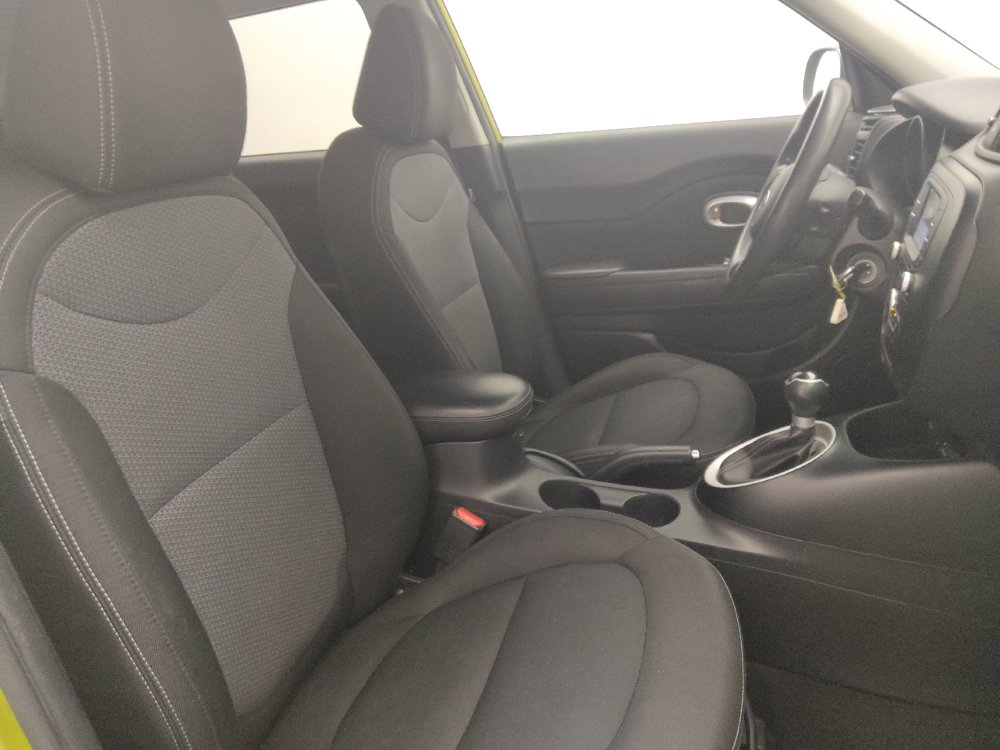 Used 2017 Kia Soul + image 21