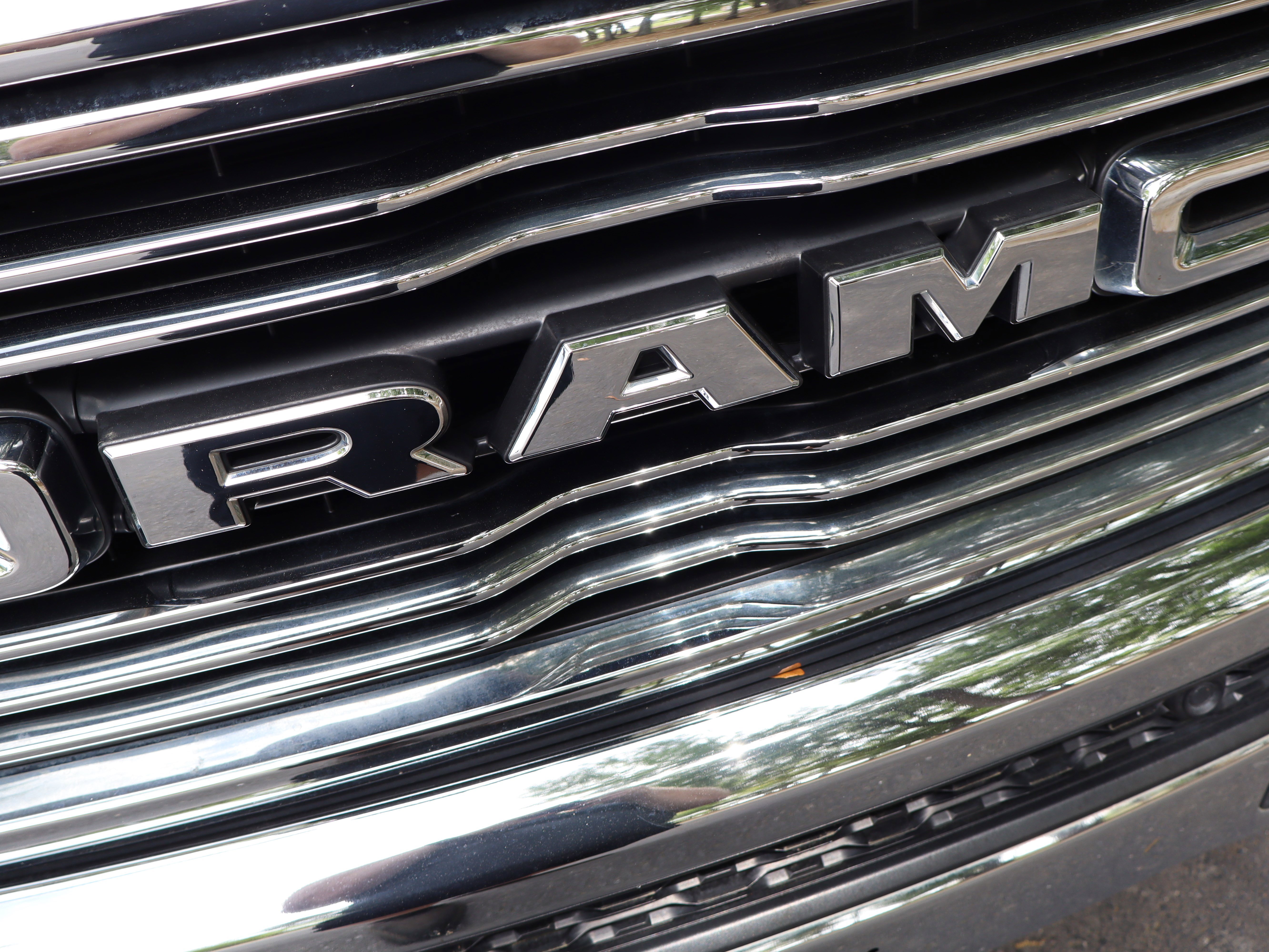 Used 2019 RAM 1500 Laramie image 42