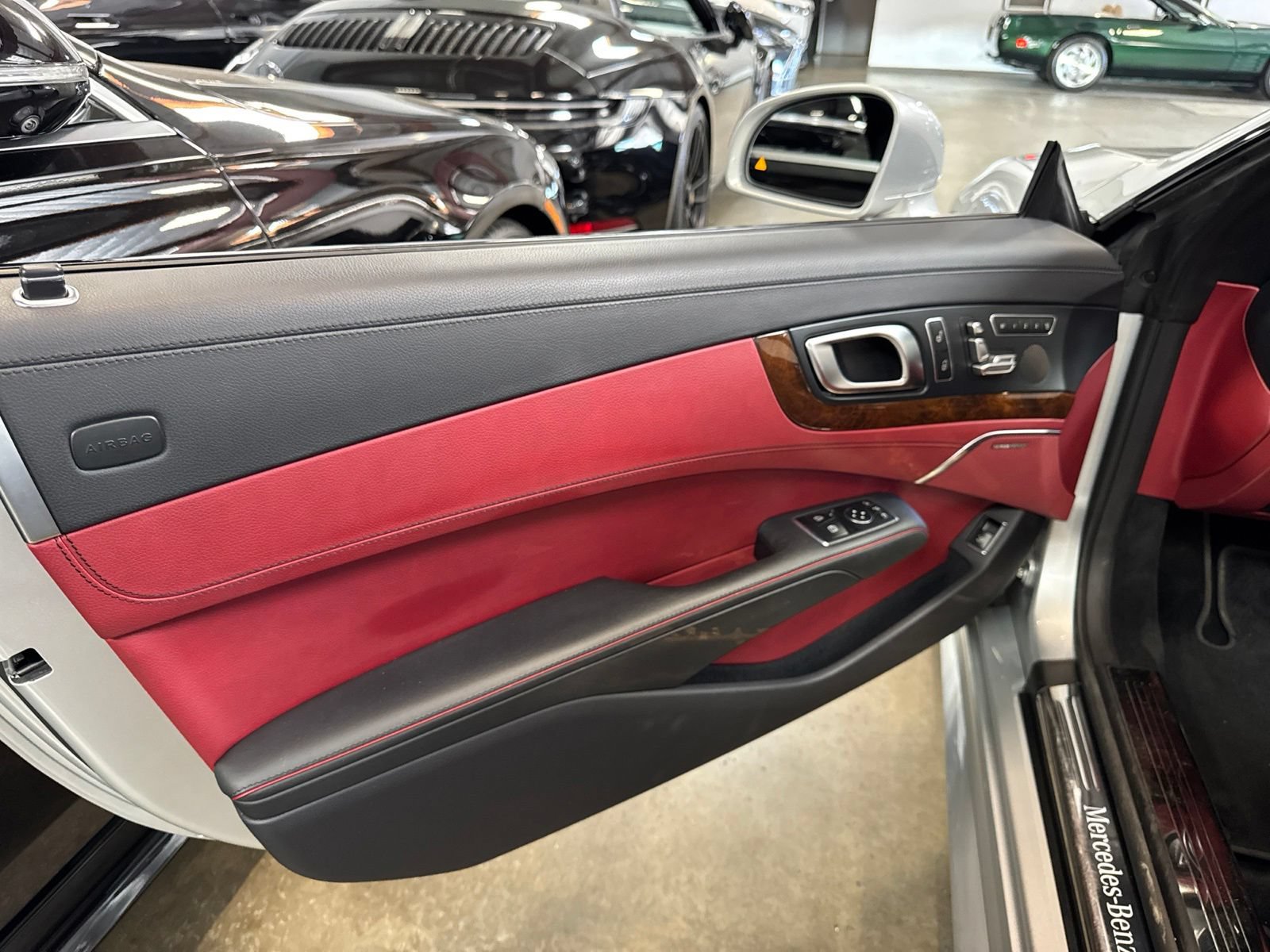 Used 2019 Mercedes-Benz SL 550 image 11