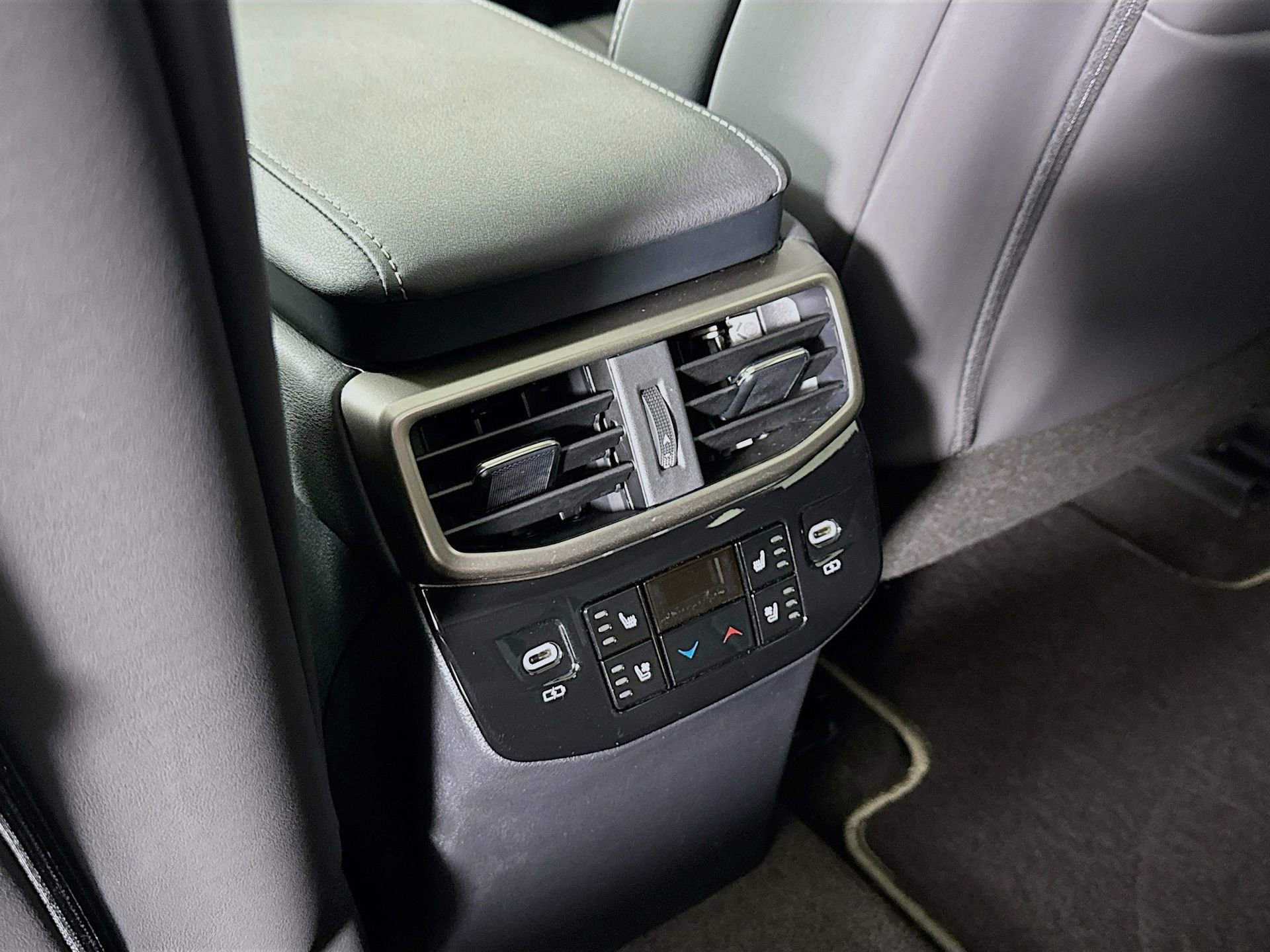 Used 2023 Lexus RX 500h F Sport AWD/4WD image 27