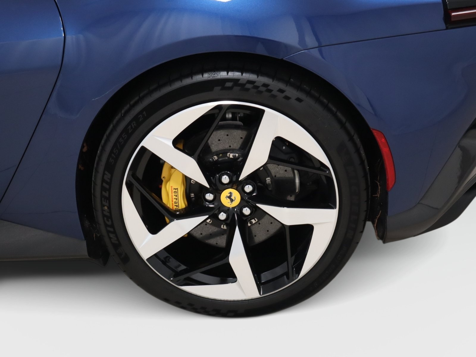Used 2025 Ferrari 12Cilindri RWD image 11