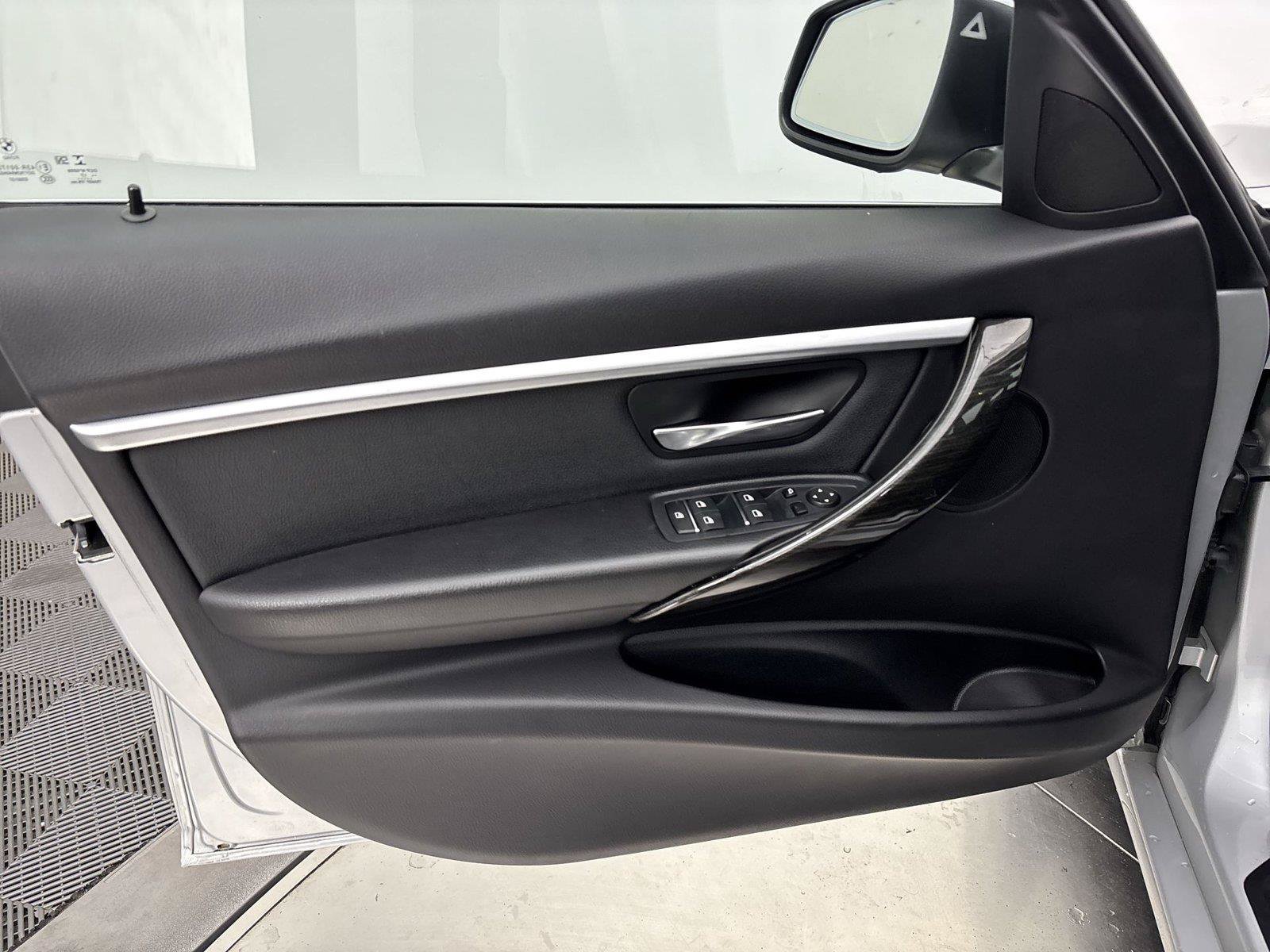 Used 2018 BMW 328d Sedan RWD image 26