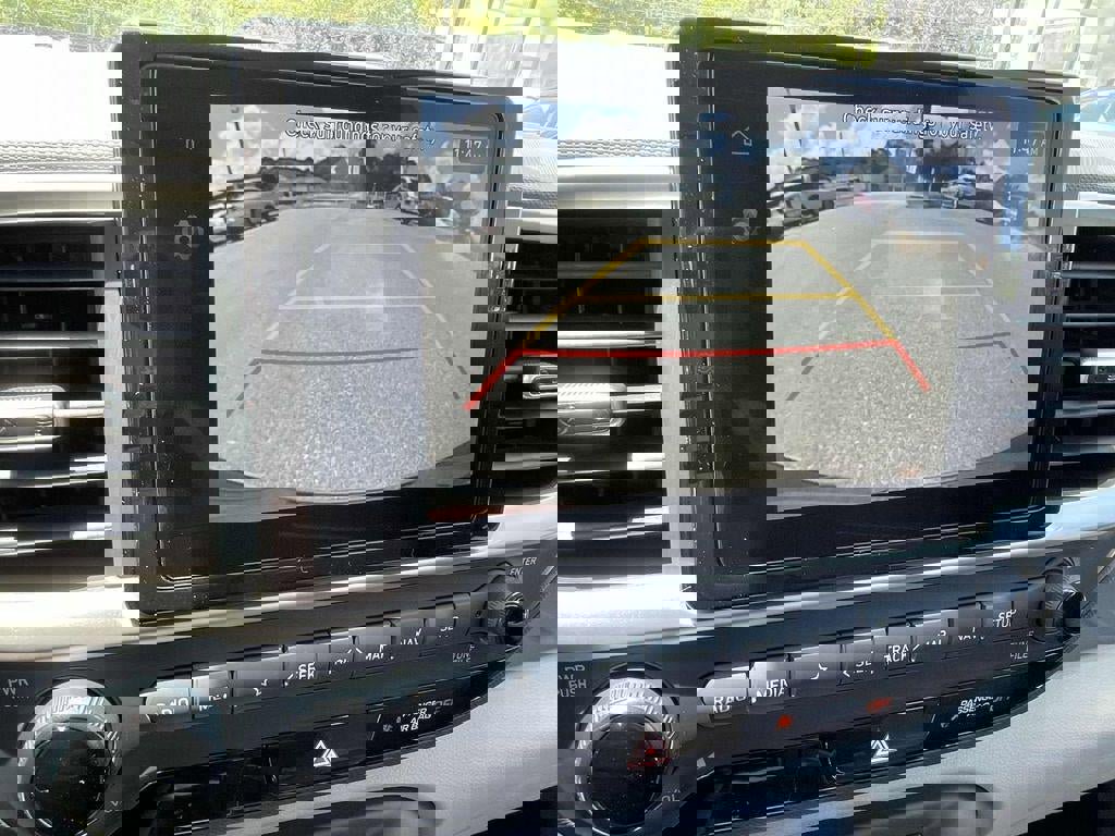 New 2025 Hyundai Venue Limited image 32