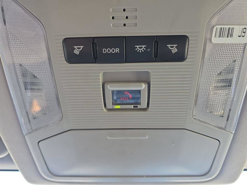 Used 2021 Toyota RAV4 XLE AWD/4WD image 31