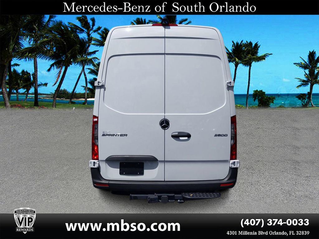 Used 2022 Mercedes-Benz Sprinter 2500 image 3