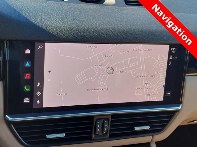 Used 2023 Porsche Cayenne Platinum Edition image 13