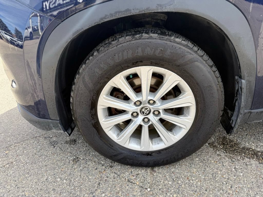 Used 2024 Toyota Grand Highlander AWD image 16