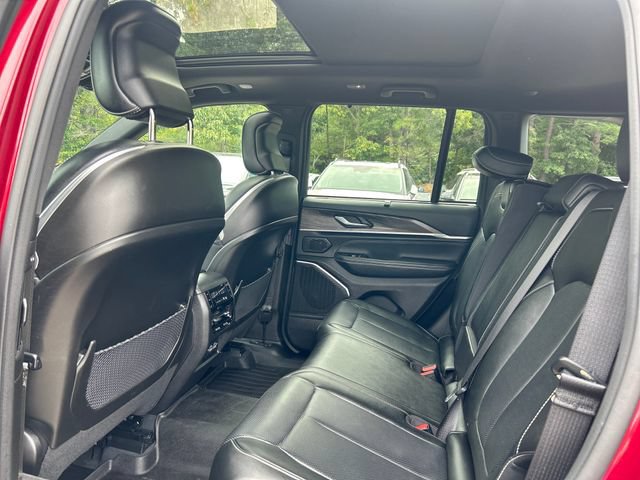 Used 2023 Jeep Grand Cherokee Overland w/ Luxury Tech Group IV AWD/4WD image 23