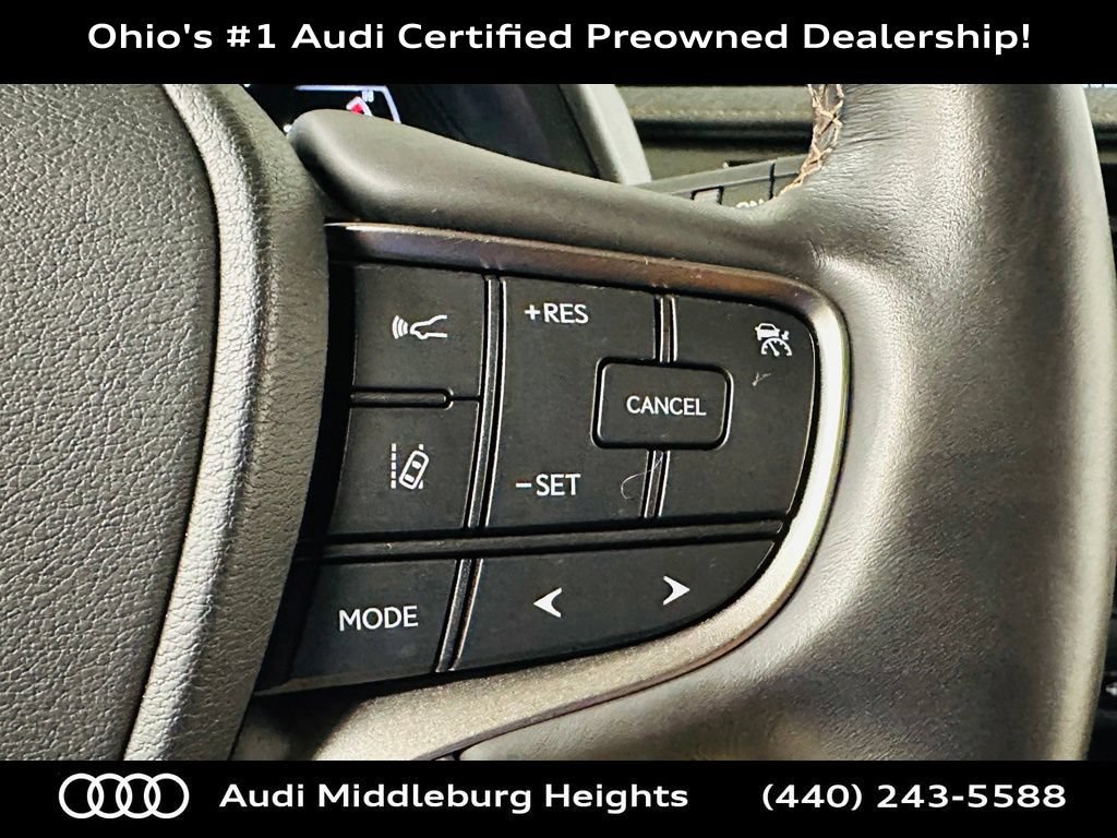 Used 2020 Lexus UX 250h w/ Premium Package AWD/4WD image 19