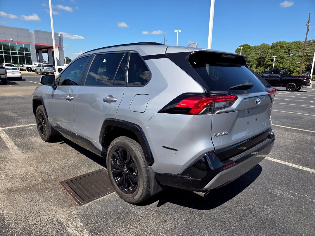 Used 2024 Toyota RAV4 SE AWD/4WD image 6