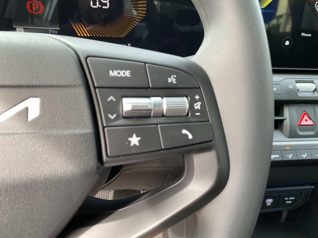 New 2026 Kia K4 FWD image 12