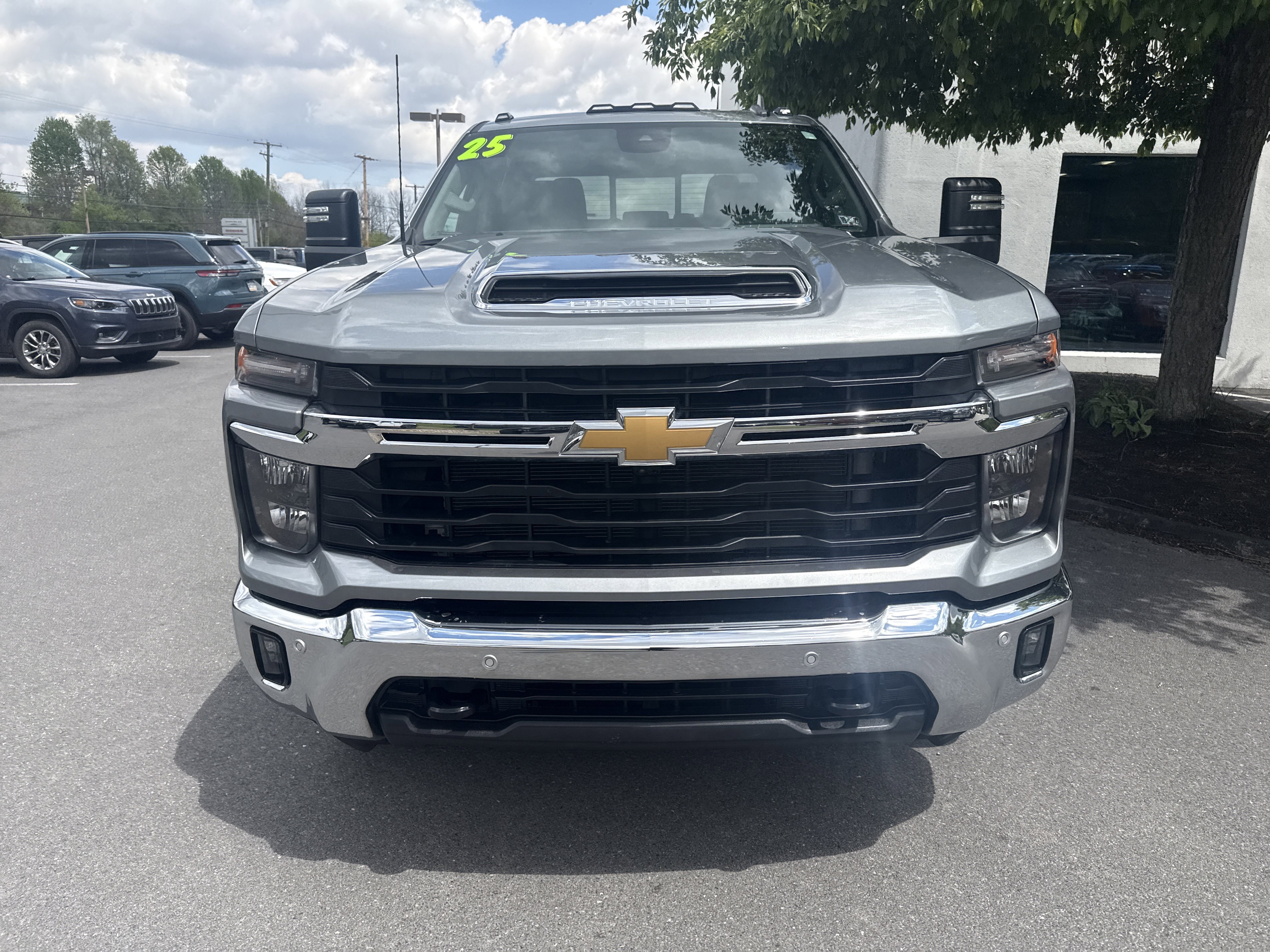 Used 2025 Chevrolet Silverado 3500 LT w/ All Star Edition AWD/4WD image 9