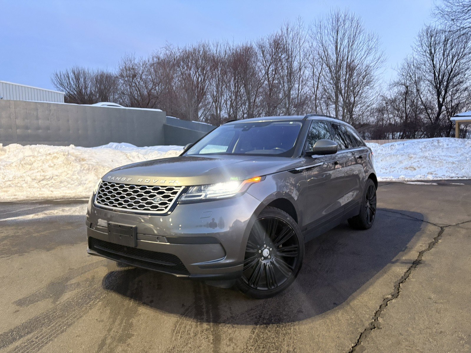 Used 2018 Land Rover Range Rover Velar S image 1