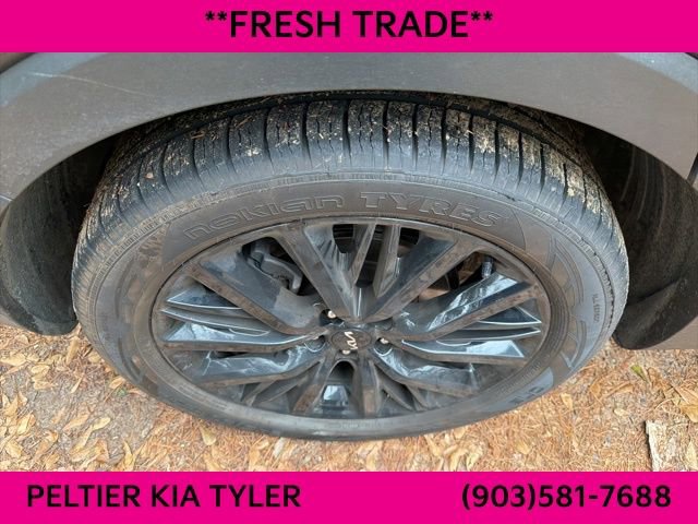 Certified 2022 Kia Telluride SX w/ Towing Package image 13