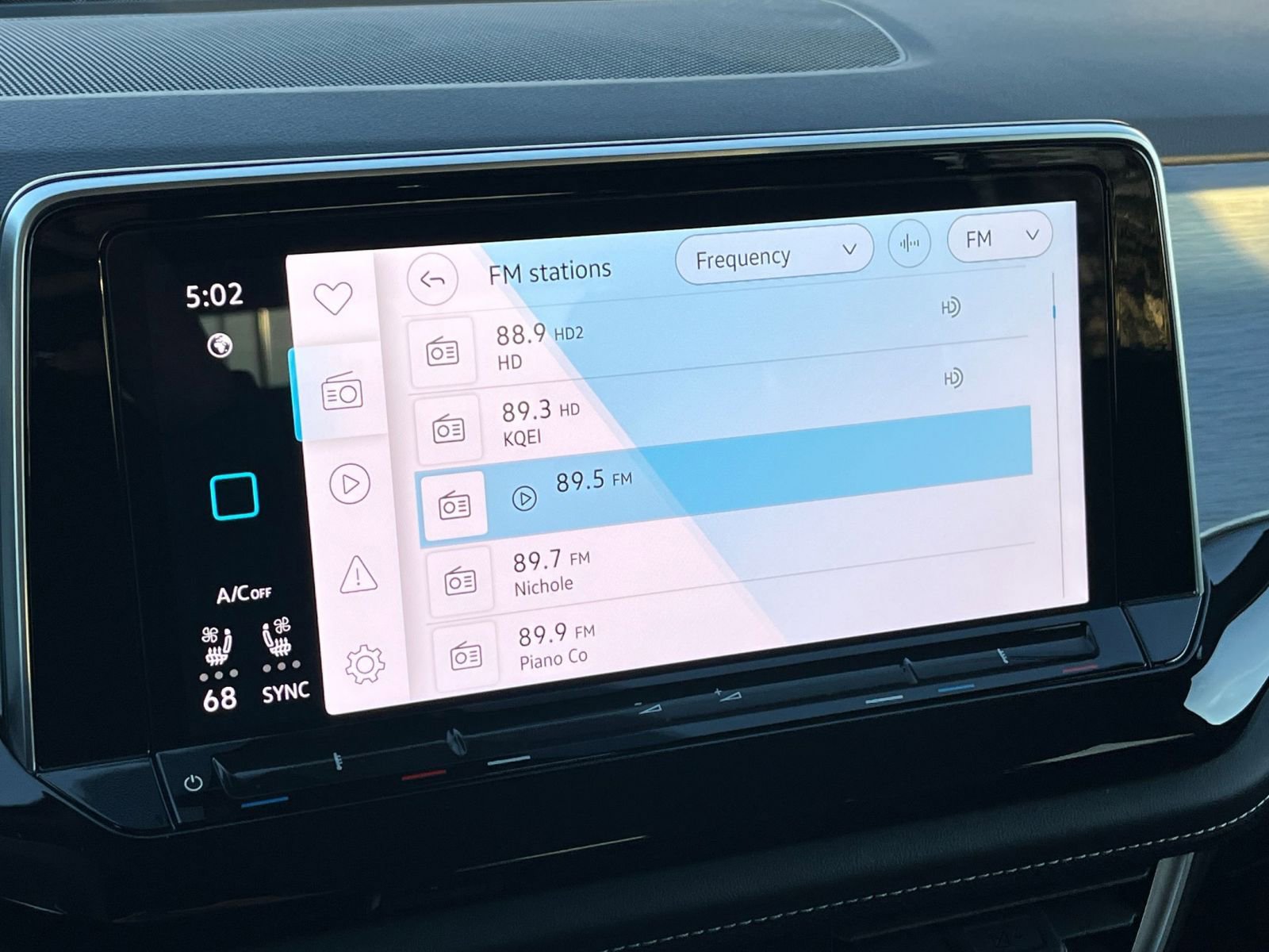 Used 2025 Volkswagen Atlas Cross Sport SE image 21