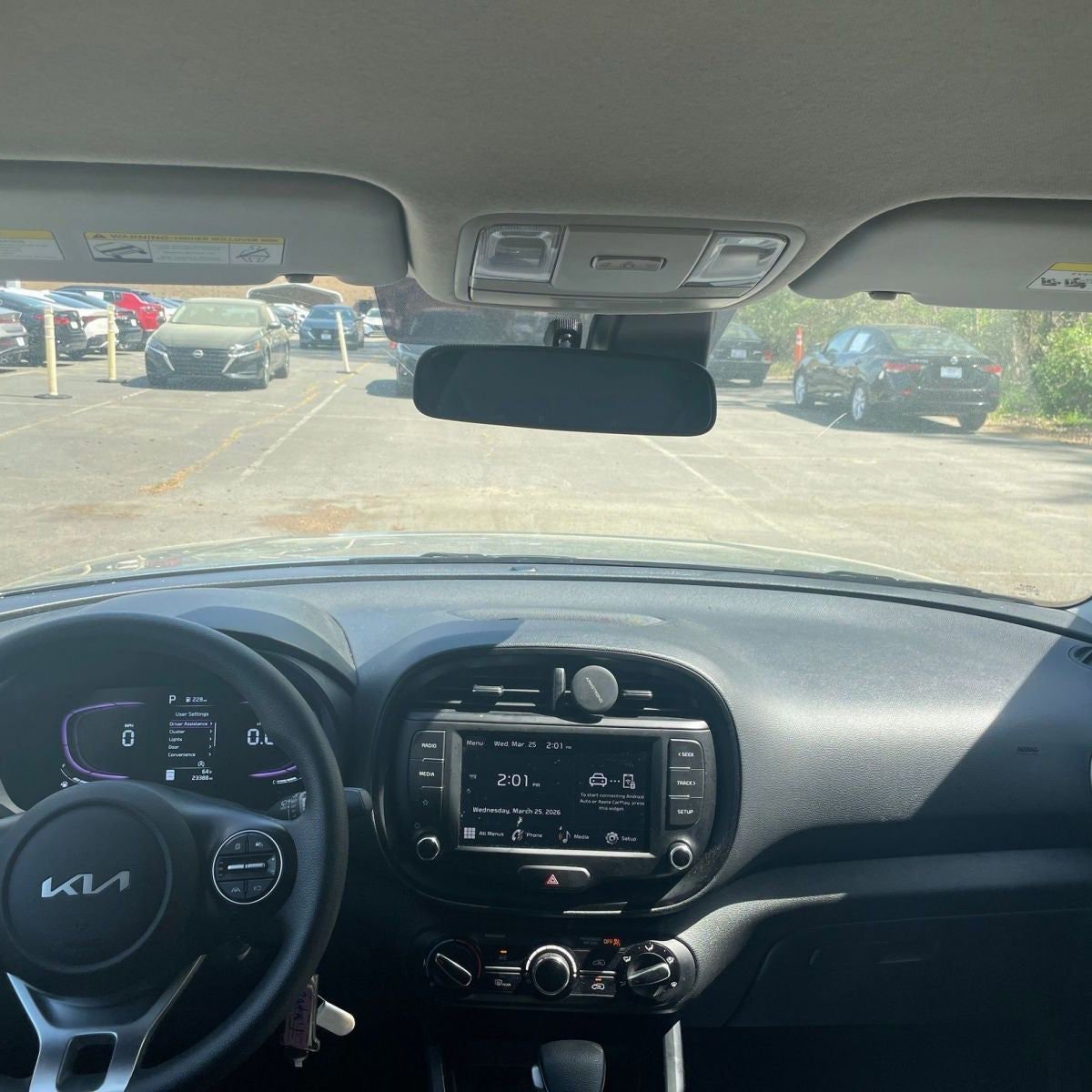 Used 2025 Kia Soul LX w/ LX Technology Package FWD image 28