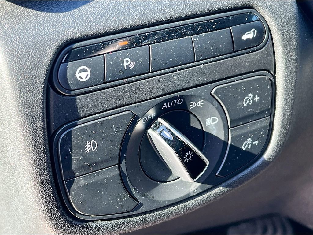 Used 2021 INFINITI QX50 Luxe w/ Appearance Package image 10