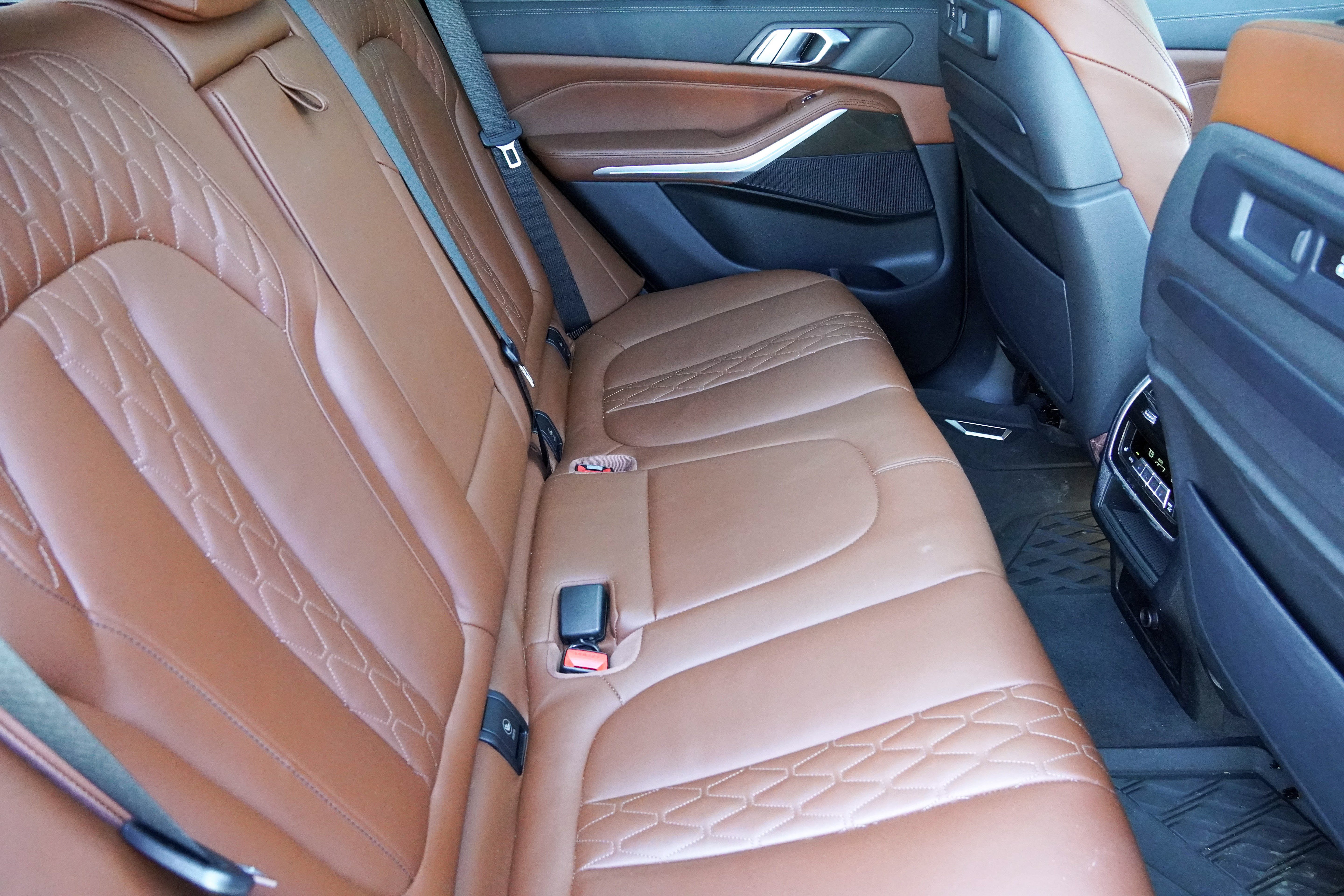 Used 2022 BMW X5 xDrive40i w/ Executive Package AWD/4WD image 30