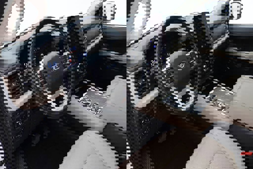 Used 2022 Ford Expedition Limited image 17