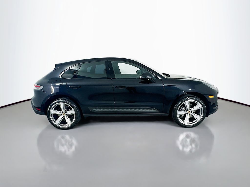 Certified 2024 Porsche Macan image 8