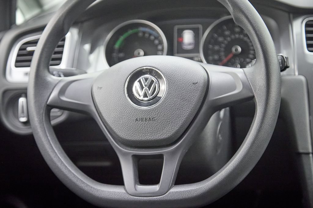 Used 2015 Volkswagen e-Golf Limited Edition image 27