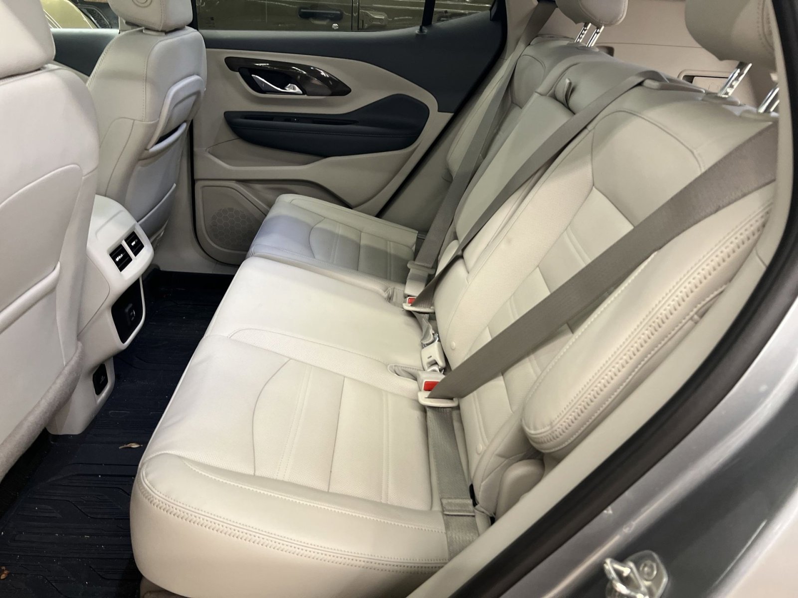Used 2023 GMC Terrain Denali image 21