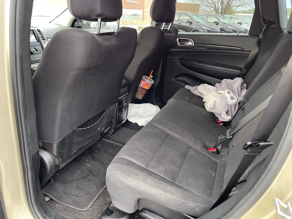 Used 2011 Jeep Grand Cherokee Laredo image 6