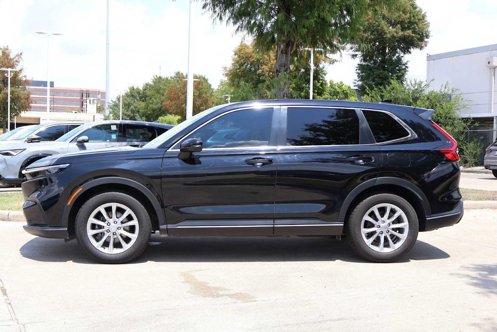 Used 2023 Honda CR-V EX-L image 3