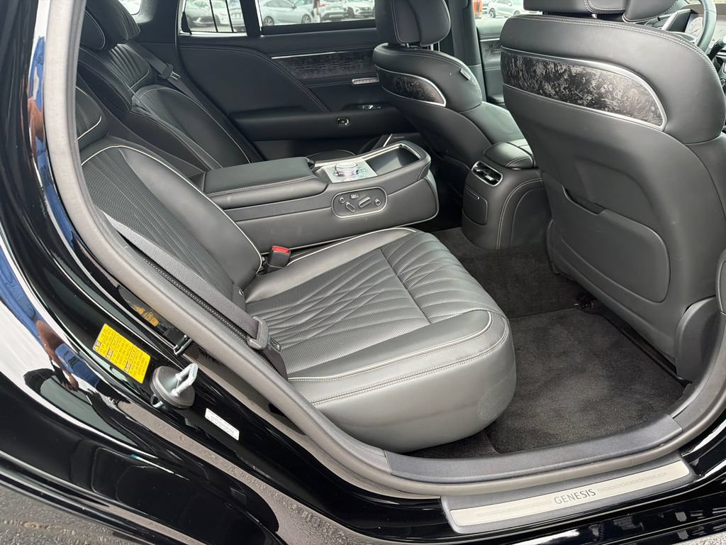 Used 2023 Genesis G90 3.5T AWD/4WD image 15
