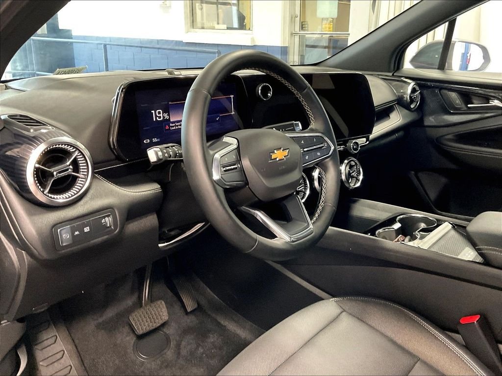 Used 2024 Chevrolet Blazer EV LT AWD/4WD image 8