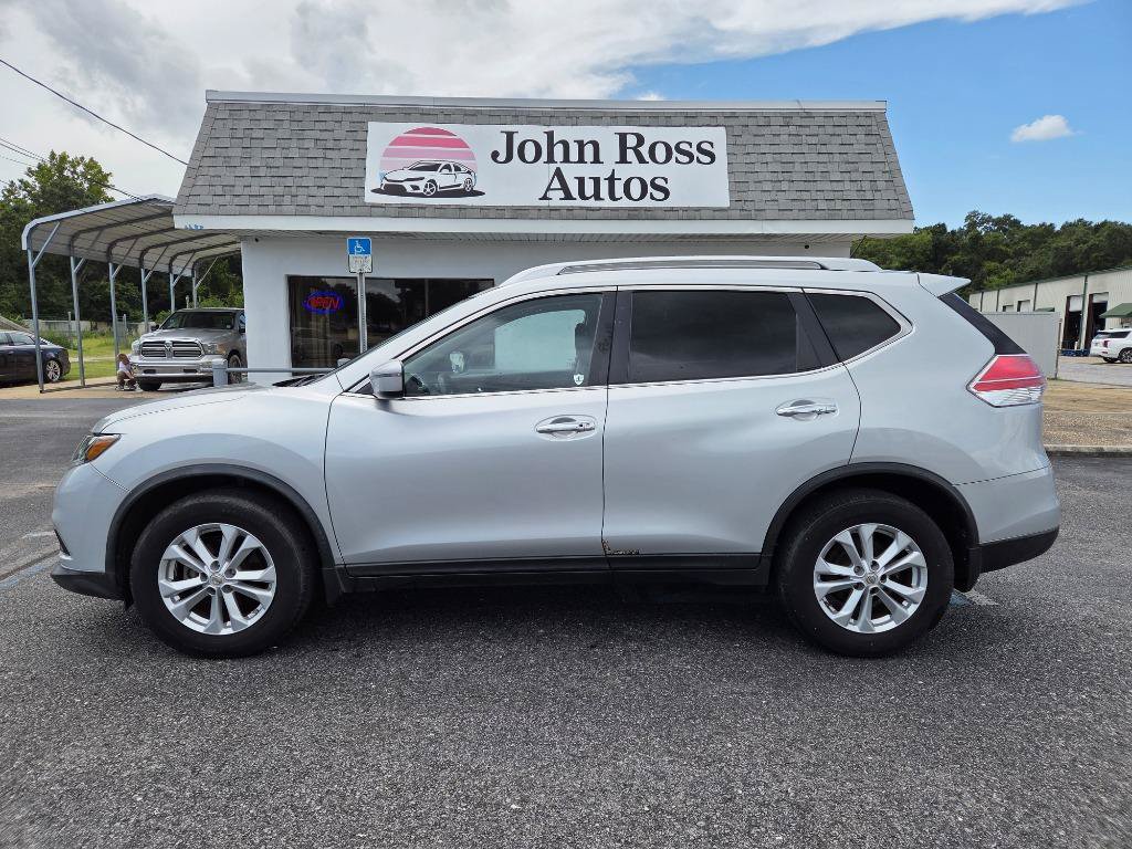Used 2016 Nissan Rogue SV FWD image 1