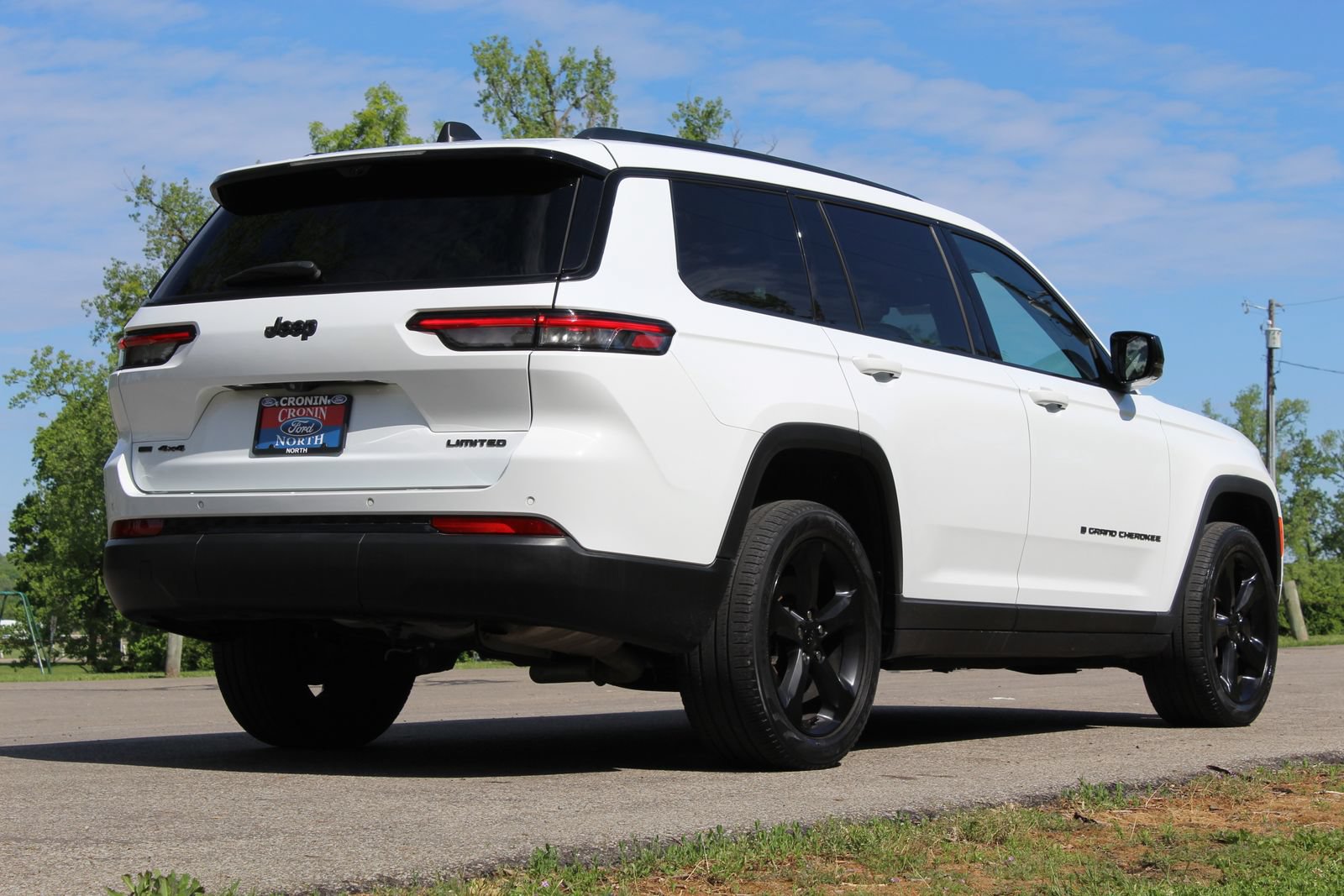 Used 2023 Jeep Grand Cherokee L Limited w/ Luxury Tech Group II AWD/4WD image 8