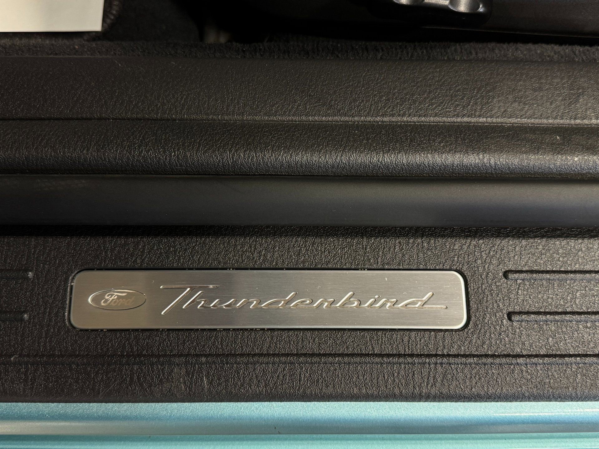 Used 2002 Ford Thunderbird image 38