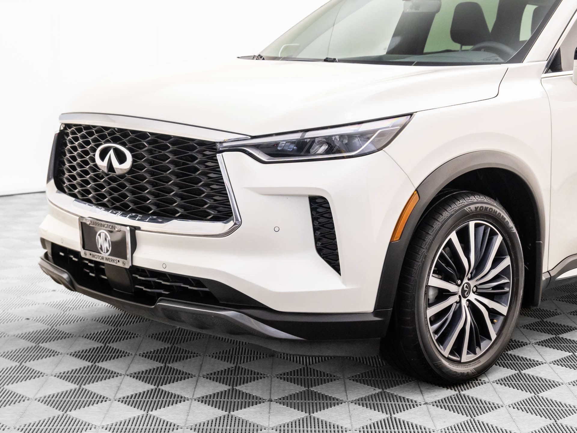 Used 2023 INFINITI QX60 Sensory w/ Cargo Package AWD/4WD image 39