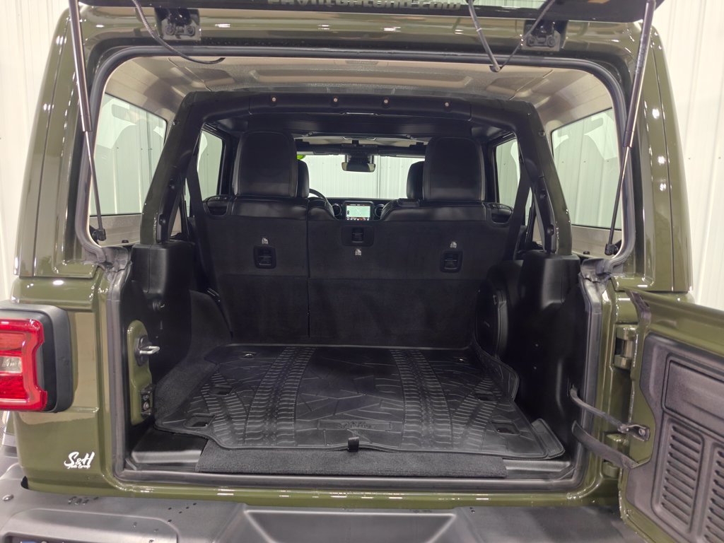 Used 2021 Jeep Wrangler Unlimited Rubicon w/ Xtreme Recon 35" Tire Package AWD/4WD image 32