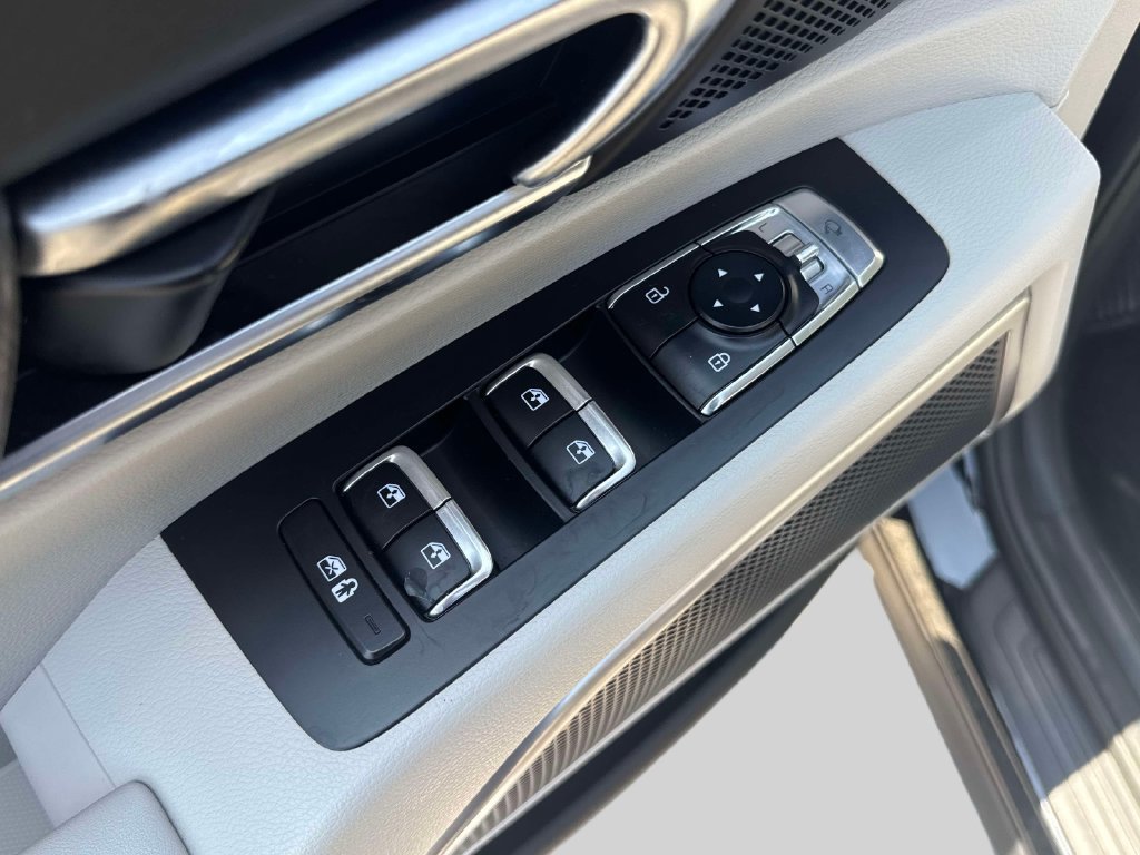 Used 2024 Kia Telluride EX w/ EX Captain's Chair Package AWD/4WD image 15