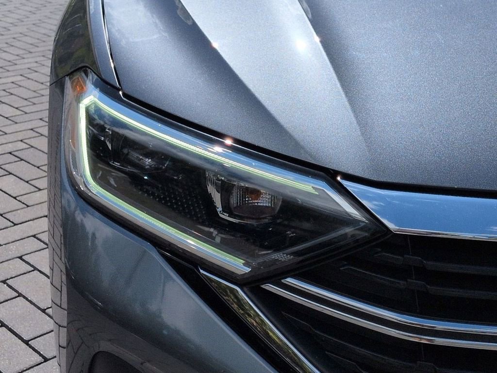 Used 2022 Volkswagen Jetta SEL image 11