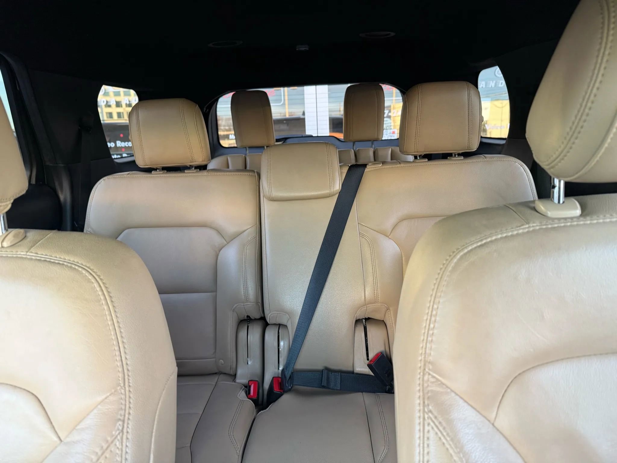 Used 2016 Ford Explorer XLT w/ Equipment Group 202A image 28