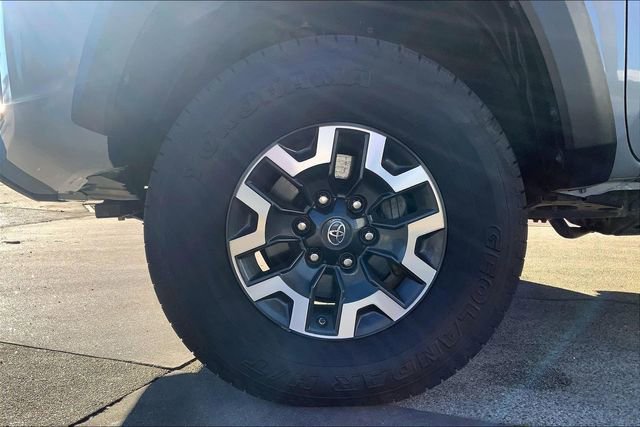 Used 2019 Toyota Tacoma TRD Off-Road image 9
