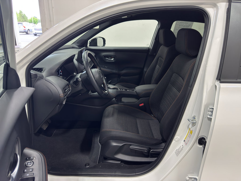Used 2025 Honda HR-V Sport image 41