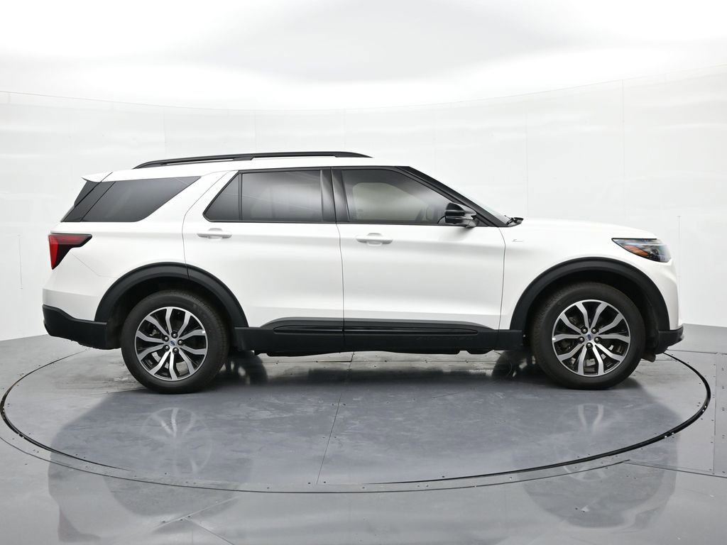 Used 2025 Ford Explorer ST-Line image 5