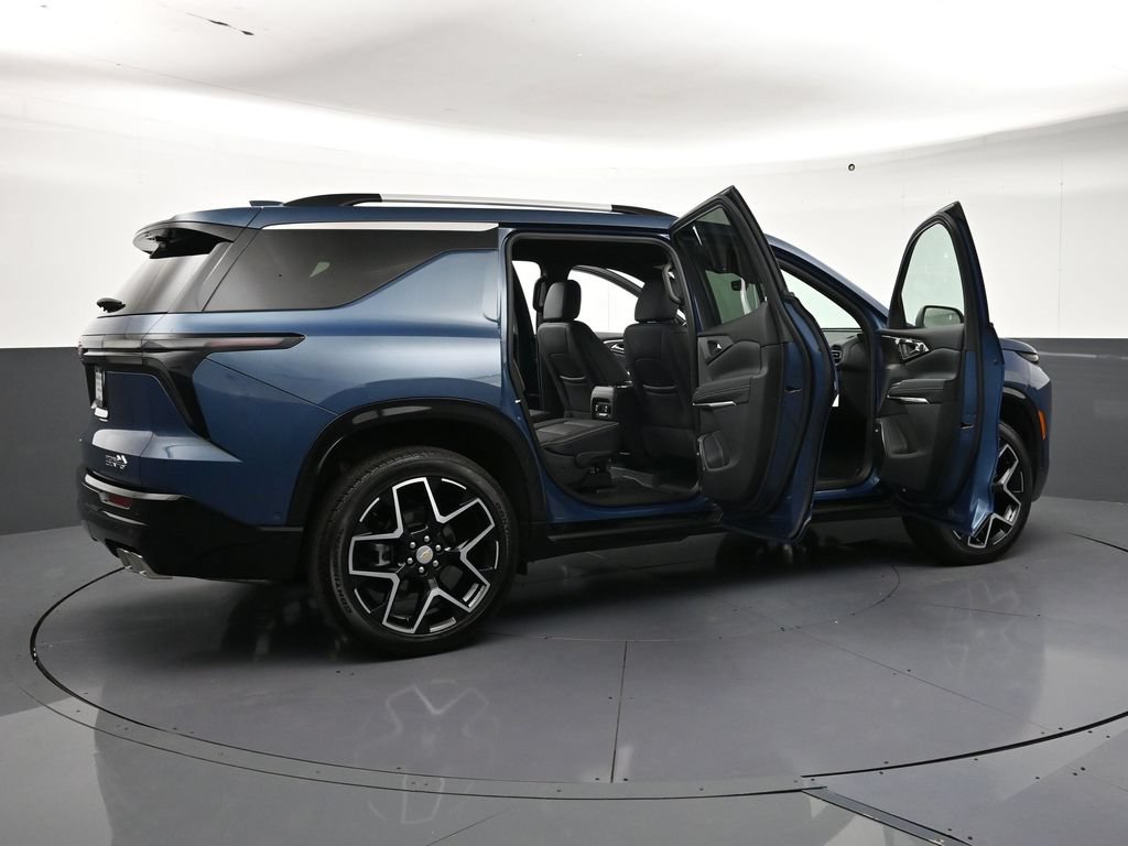 Used 2026 Chevrolet Traverse High Country AWD/4WD image 32