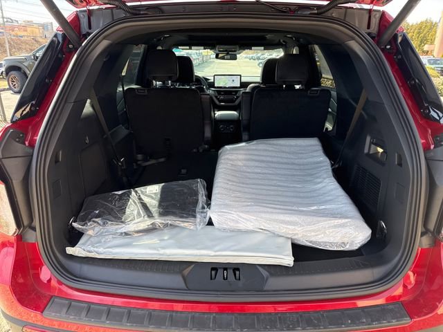 New 2026 Ford Explorer ST-Line w/ ST-Line Street Pack image 11