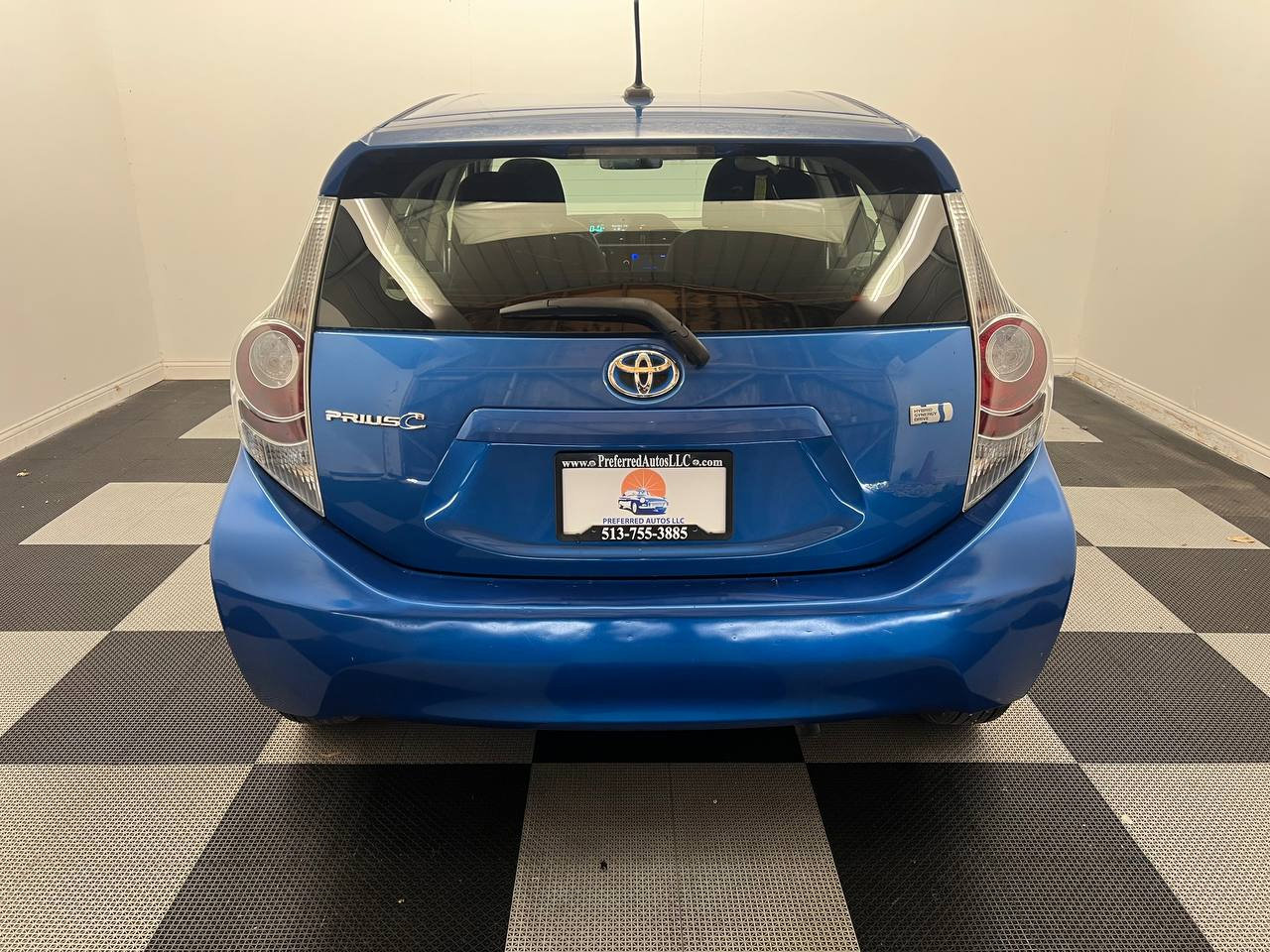 Used 2013 Toyota Prius C Three image 5