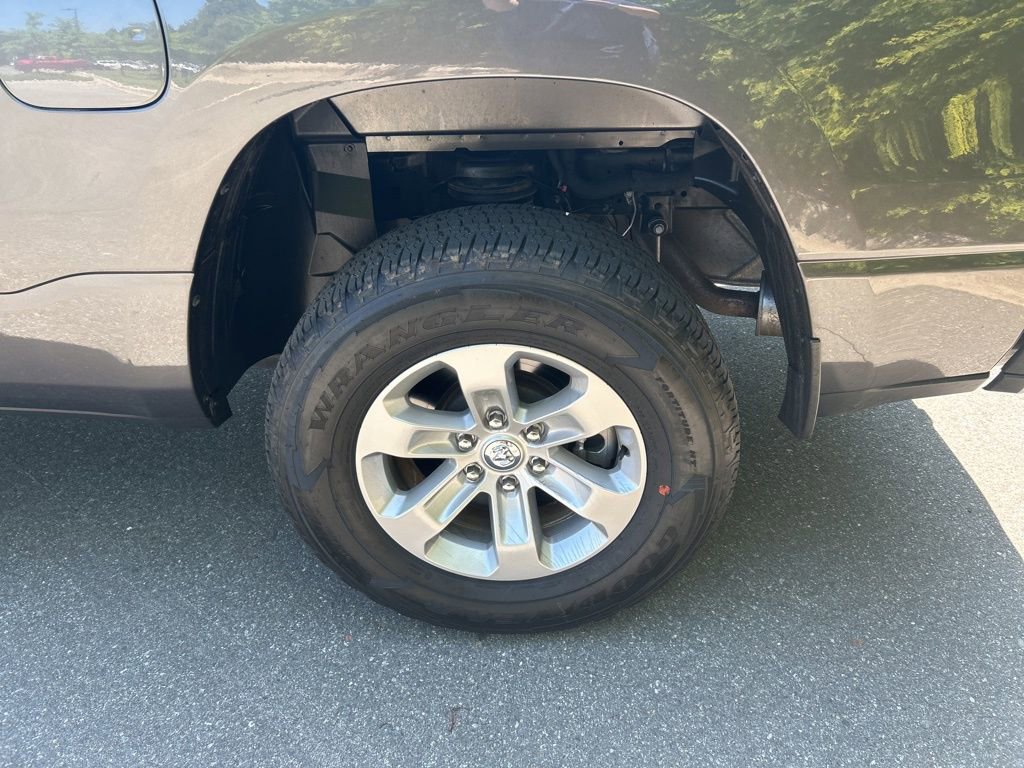 Used 2023 RAM 1500 Laramie AWD/4WD image 29