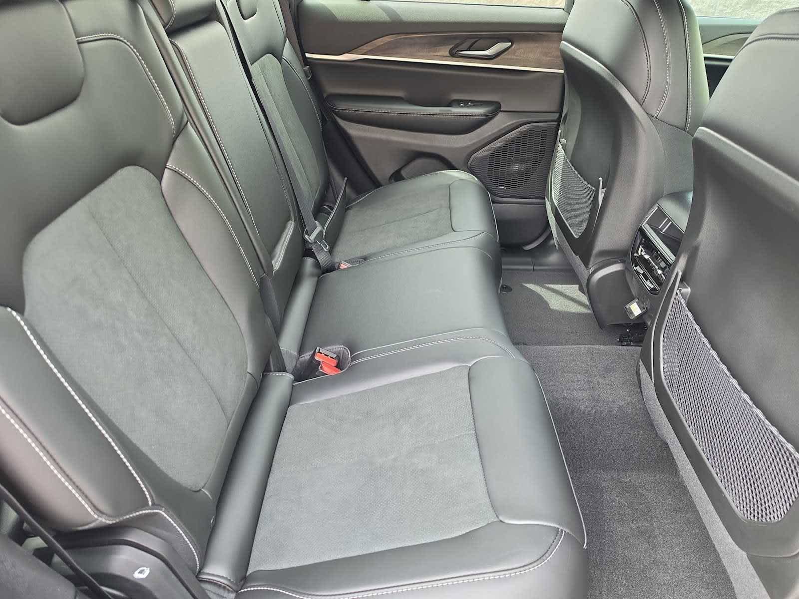 New 2026 Jeep Grand Cherokee Altitude AWD/4WD image 56