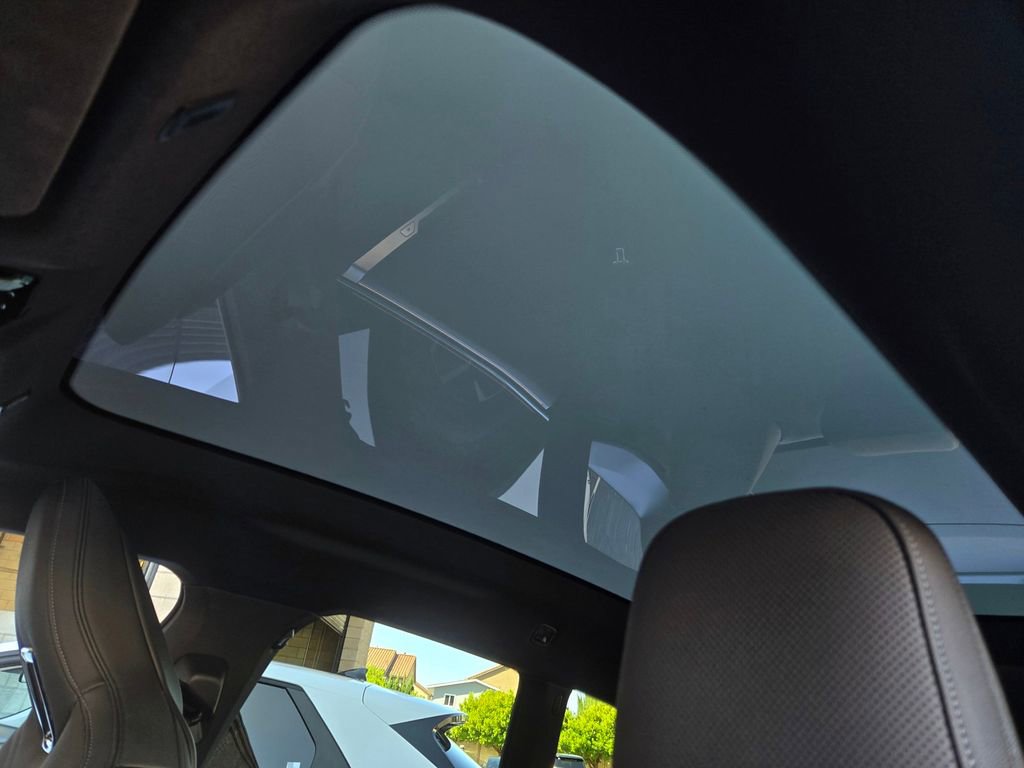 Used 2023 BMW iX xDrive50 image 21